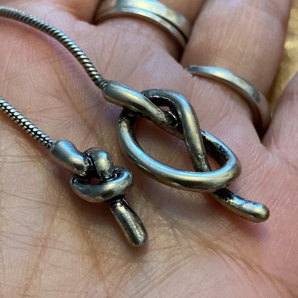 ⚓️TRADED⚓️MADEWELL Knotshine Necklace - Picture 9 of 13